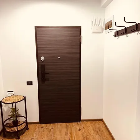 Alessia 107 Stefan Building Апартаменты Нэводари