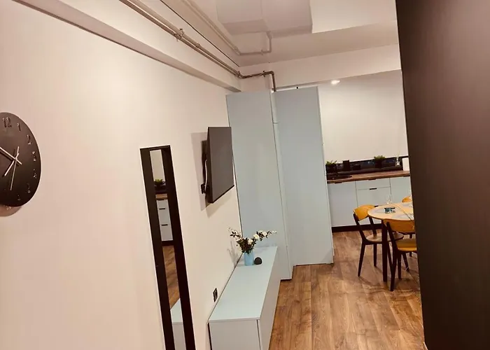 Alessia 107 Stefan Building