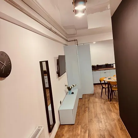 Alessia 107 Stefan Building